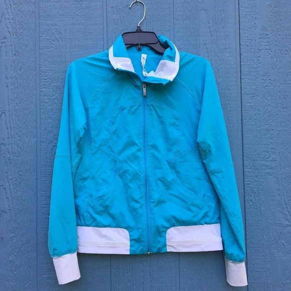 Lululemon Women Size 4 Track Attack Blue Jacket - Picture 3 of 5